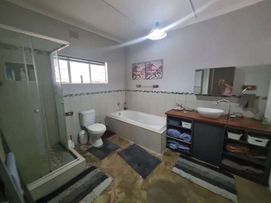 4 Bedroom Property for Sale in Calitzdorp Western Cape